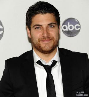 男星Adam Pally加入《The Mindy Project》第二季 男星Adam Pally加入《The Mindy Project》第二季